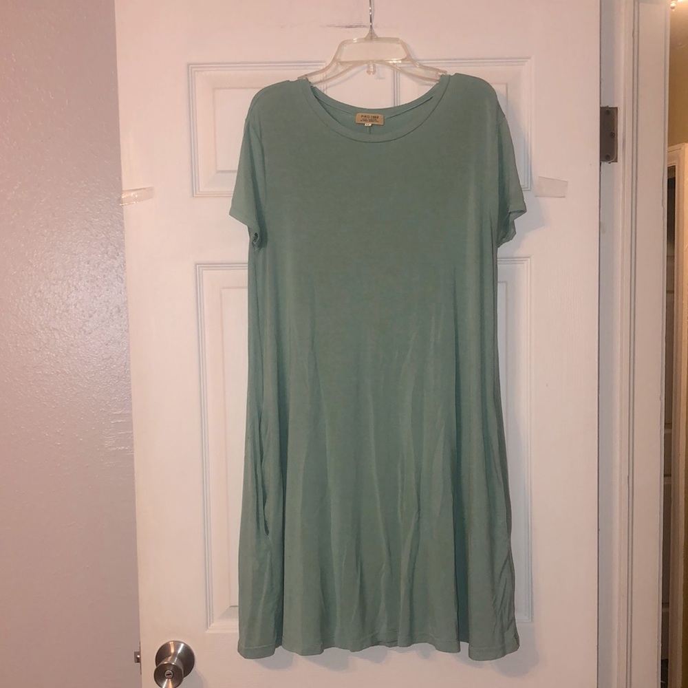 Soft green piko dress with pockets